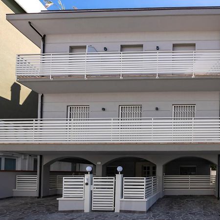 Casa Plauto Attico Senza Cucina Without Kichen Apartment Bellaria-Igea Marina Exterior photo